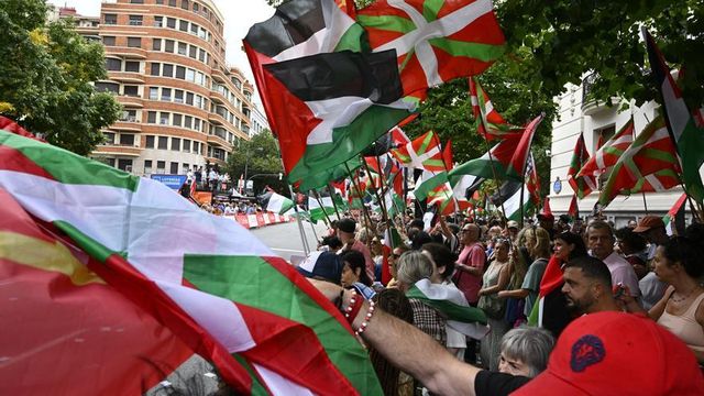 La multitudinaria protesta contra Israel obliga a La Vuelta a cambiar la meta de Bilbao