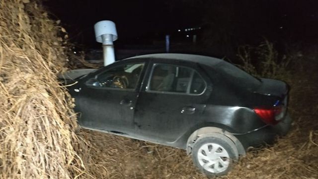 Un șofer din Bălți a ajuns cu automobilul pe acoperișul unui garaj