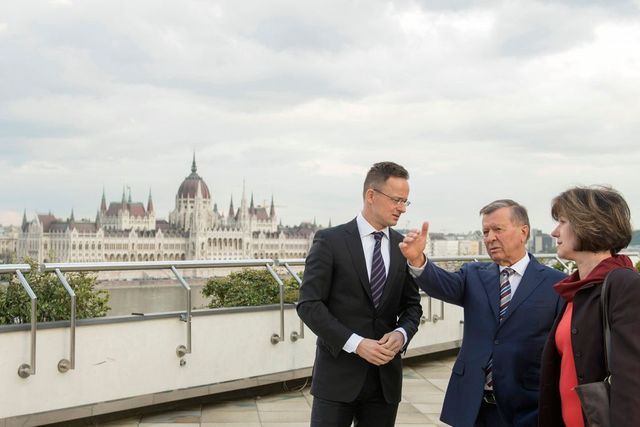 Szijjártó Péter Budapesten fogadta a Gazprom igazgatótanácsának elnökét