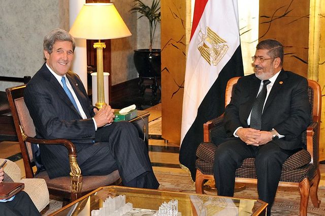 Fostul președinte egiptean Mohamed Morsi a murit în sala de tribunal