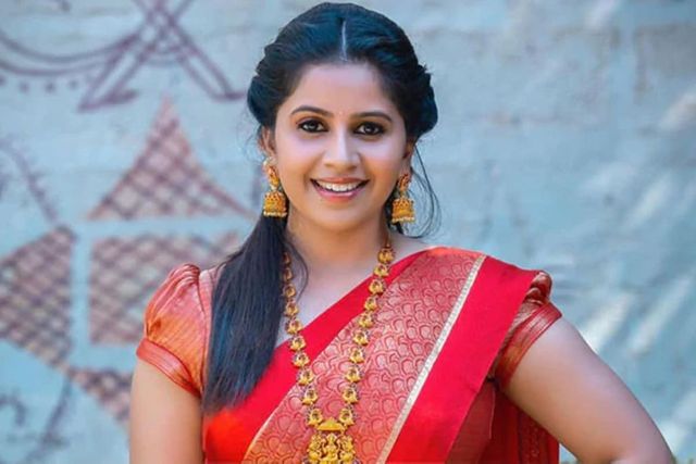 TV Anchor Anushree Quizzed by Karnataka Police in Drugs Case