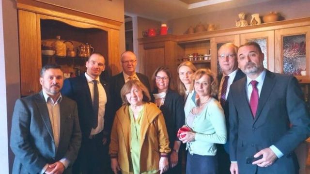 Ambasadorul român în Belarus și alți diplomați europeni, din nou în vizită la scriitoarea Svetlana Alexievici