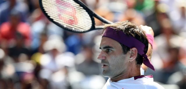 Roger Federer a salvat șapte mingi de meci cu Tennys Sandgren, înainte de a se califica în semifinalele Australian Open