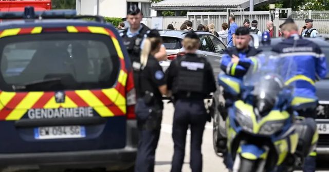 Studente accoltella e uccide la bidella in Francia