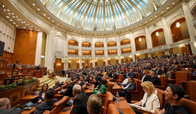 Proiectul legii pensiilor, dezbătut luni în Camera Deputaților