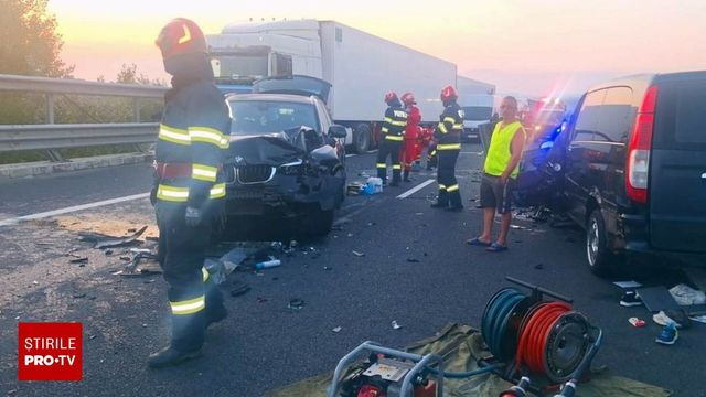 Șase răniți, între care doi copii, într-un accident