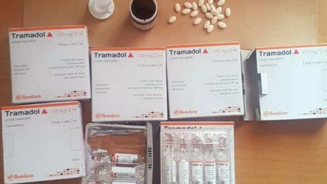 Семейный врач задержан полицией за продажу наркоманам психотропных препаратов