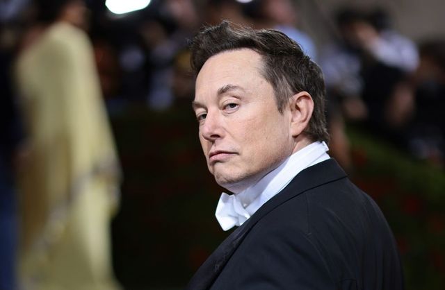 Elon Musk accusa il governo tedesco sui migranti in Italia. La replica di Berlino: le Ong salvano vite