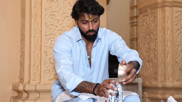 Hardik Pandya seeks divine intervention at Somnath Temple with Mumbai Indians in trouble in IPL 2024