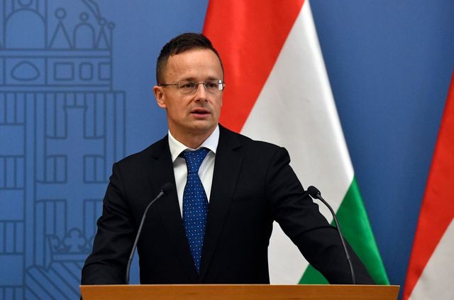 Szijjártó: Magyarország a Huaweit választja