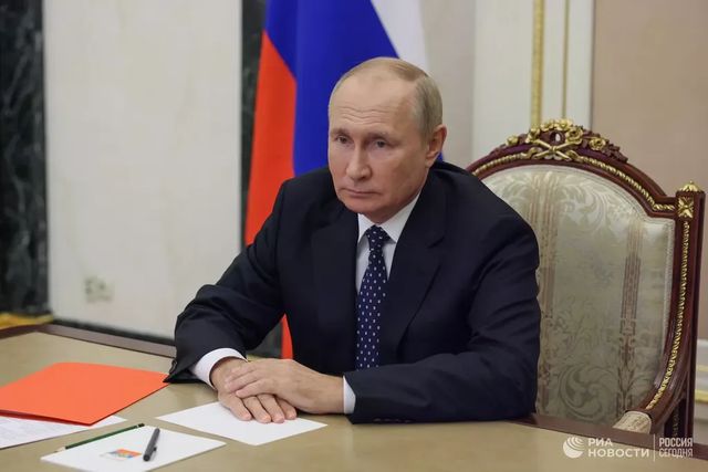 Putin acuză serviciile secrete ucrainene de „atac terorist” în legătură cu explozia podului din Crimeea. Război în Ucraina, ziua 229