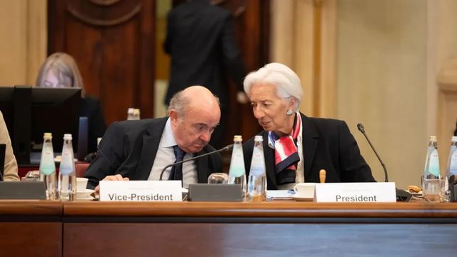 El BCE se mantiene inmóvil con los tipos de interés en el 2%