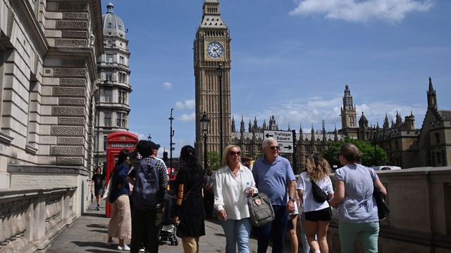 Nagy többséggel elfogadta a londoni alsóház a Boris Johnsont elmarasztaló jelentést
