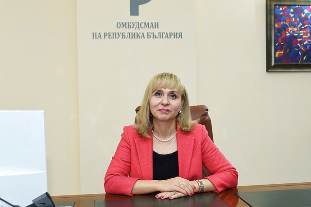 Хиляди хора с увреждания са без личен асистент, притеснен омбудсманът