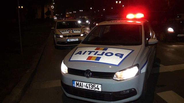Scandal cu mascați și pompieri blocați în mașină la un centru de carantină din Arad
