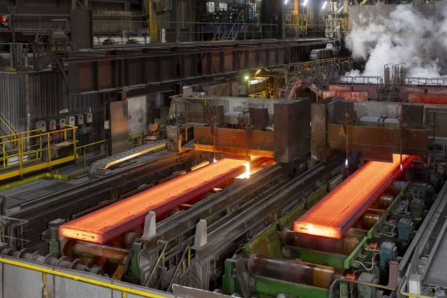 Combinatul Siderurgic ArcelorMittal Hunedoara oprește activitatea pe o perioadă nedeterminată
