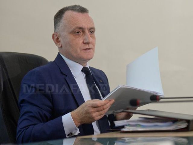 Ministrul Sorin Cîmpeanu, declarație tranșantă despre mărțișoarele și florile oferite profesorilor de 1 martie