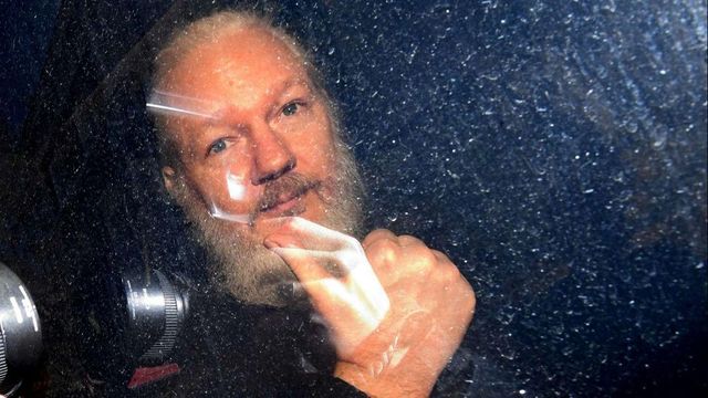 Presidente Ecuador: Assange ha usato ambasciata per spionaggio