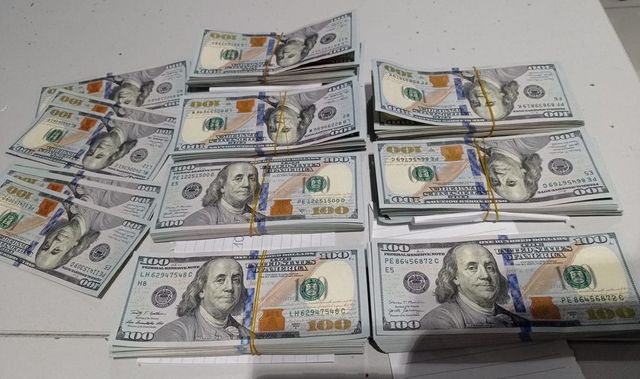 Doi cetățeni ai Ucrainei au încercat să traverseze hotarul cu peste 100 de mii de dolari nedeclarați