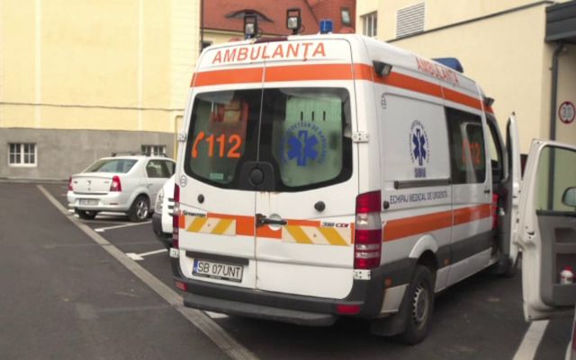 Un copil de 13 ani, găsit mort în baie de bunicul lui, în Târgu Jiu