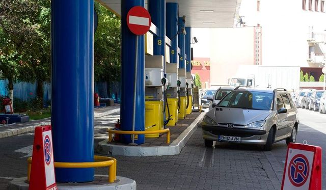 Prețurile la energie, salubritate și carburanți se plafoneză pe durata stării de urgență