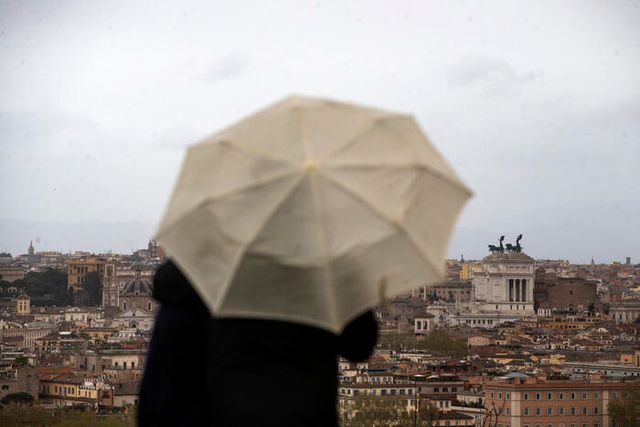 Allerta meteo gialla in Campania 8 e 9 maggio, allarme per forti temporali