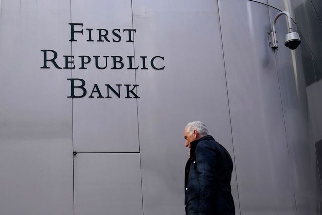 Autoritățile au închis First Republic Bank, a treia mare bancă americană care intră în faliment în ultimele șase săptămâni