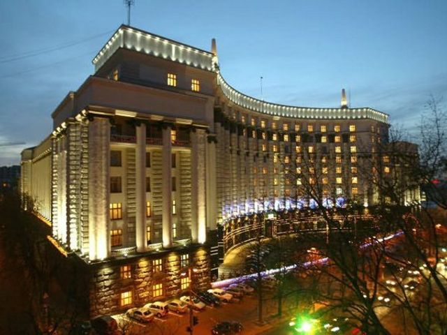 Украина продлила эмбарго на товары из России