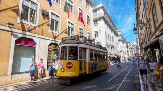 Portugalia deschide ușile turiștilor