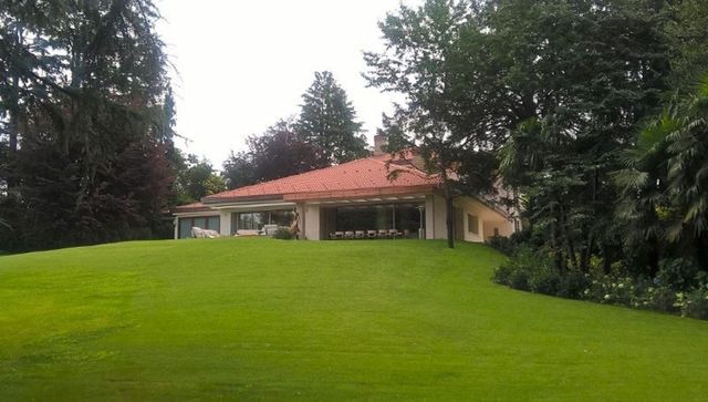 Venduta in tempi record la villa di lusso che Silvio Berlusconi comprò per Francesca Pascale