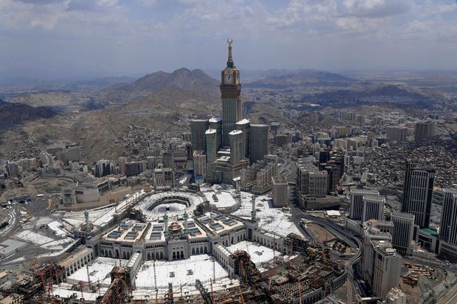 Szaúd-Arábia megnyitotta kapuit a turizmus előtt