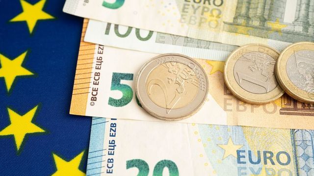 Eldőlt, Bulgária bevezetheti az eurót