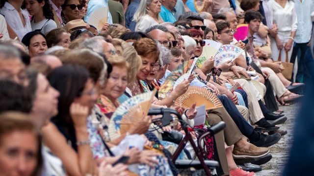 Vícar celebra el Corpus Christi con tres recorridos en procesión por los distintos barrios