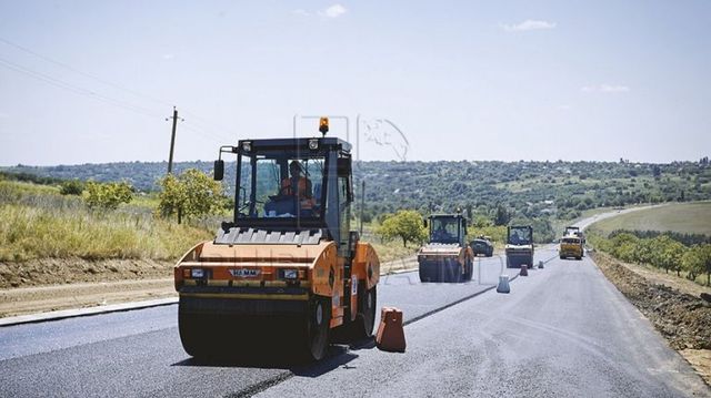 Drumul spre Mănăstirea Chistoleni, reabilitat aproape în întregime