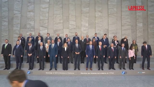Ucraina, oggi a Bruxelles il vertice dei ministri della Difesa della Nato – La diretta
