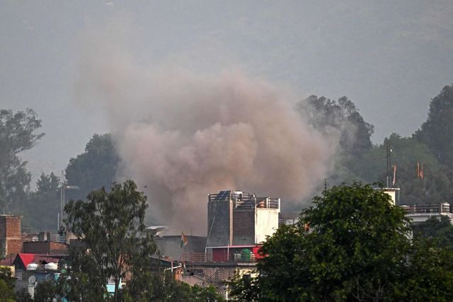 Forti esplosioni all'aeroporto indiano di Jammu in Kashmir