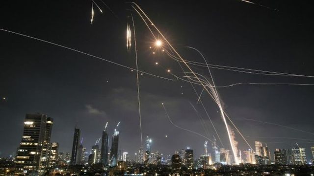 Orientul Mijlociu fierbe: Iranul a atacat Israelul cu un val de rachete