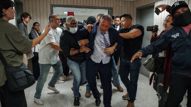 NYC comptroller and mayoral candidate Brad Lander arrested at immigration court