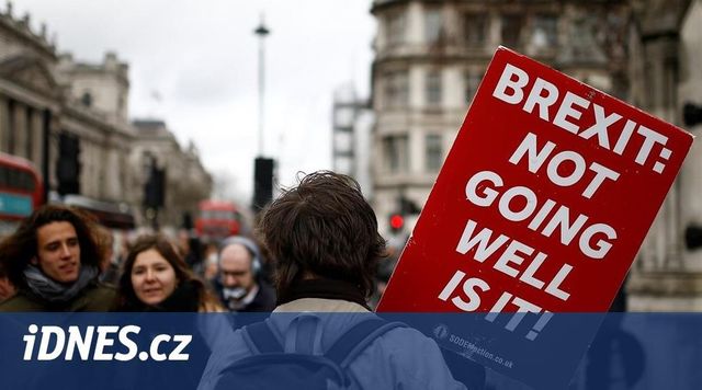 Londýn připravuje žádost o odklad brexitu, EU požaduje jasný plán