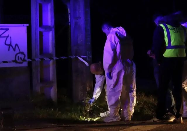 Hallan el cadáver de una mujer con signos de violencia oculto en un polígono de Pontevedra