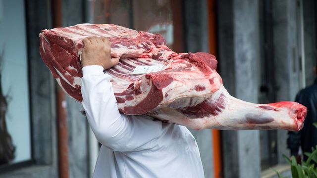 2,5 tonna romlott húst találtak Békésben egy teherautóban