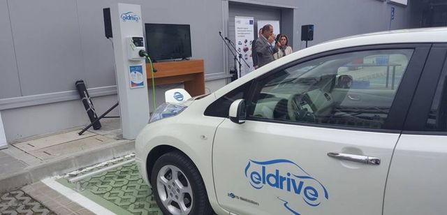 OMV Petrom și Eldrive instalează 30 de stații de încărcare rapidă pentru mașini electrice în România și Bulgaria
