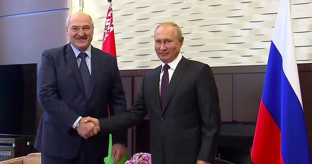 Lukasenka fegyvereket kért Putyintól