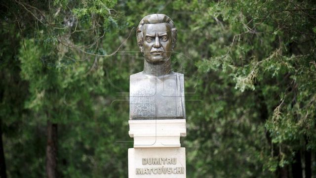 Pe Aleea Clasicilor din capitală va fi edificat un bust în memoria marelui poet Dumitru Matcovschi