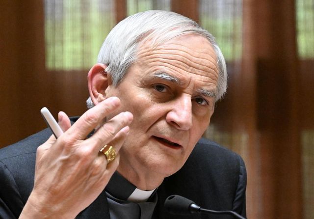 Pace in Ucraina, da stasera il cardinale Zuppi in missione a Mosca come inviato di Papa Francesco