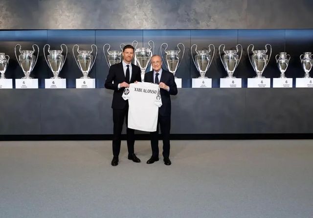 Xabi Alonso asume el legado de Ancelotti: «Sin su maestría no estaría aquí»