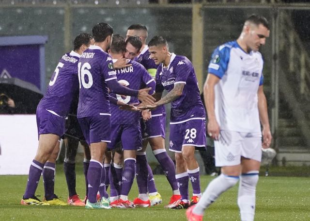 Conference League, la Fiorentina supera il Bruges 3-2
