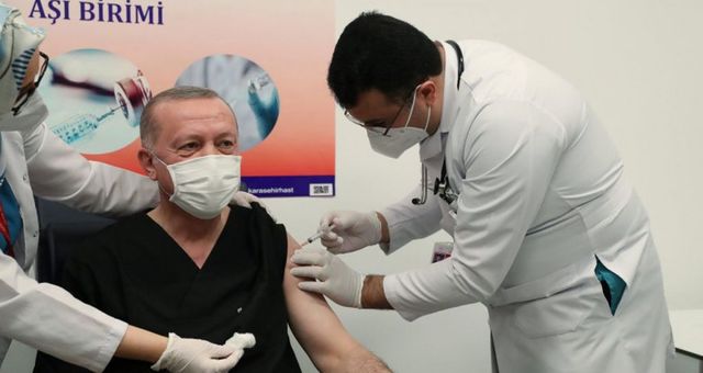 Președintele turc Recep Erdogan s-a vaccinat împotriva Covid-19