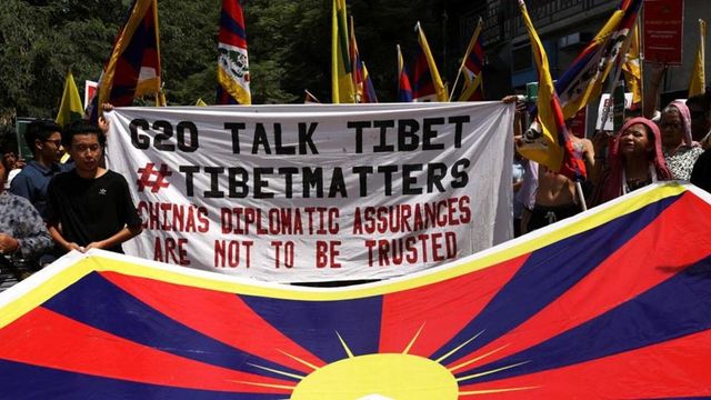 Tibetan community protest against Chinese government near Majnu Ka Tilla