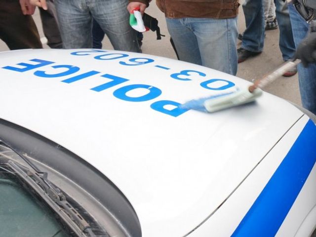 Арестант нападна полицай и избяга в Бургас